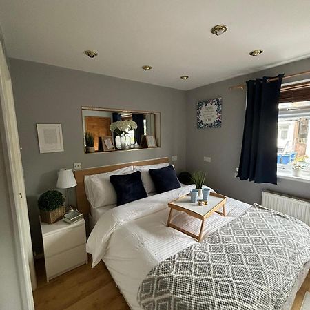 Amazing En-Suite Apartment In Finchley Central لندن المظهر الخارجي الصورة