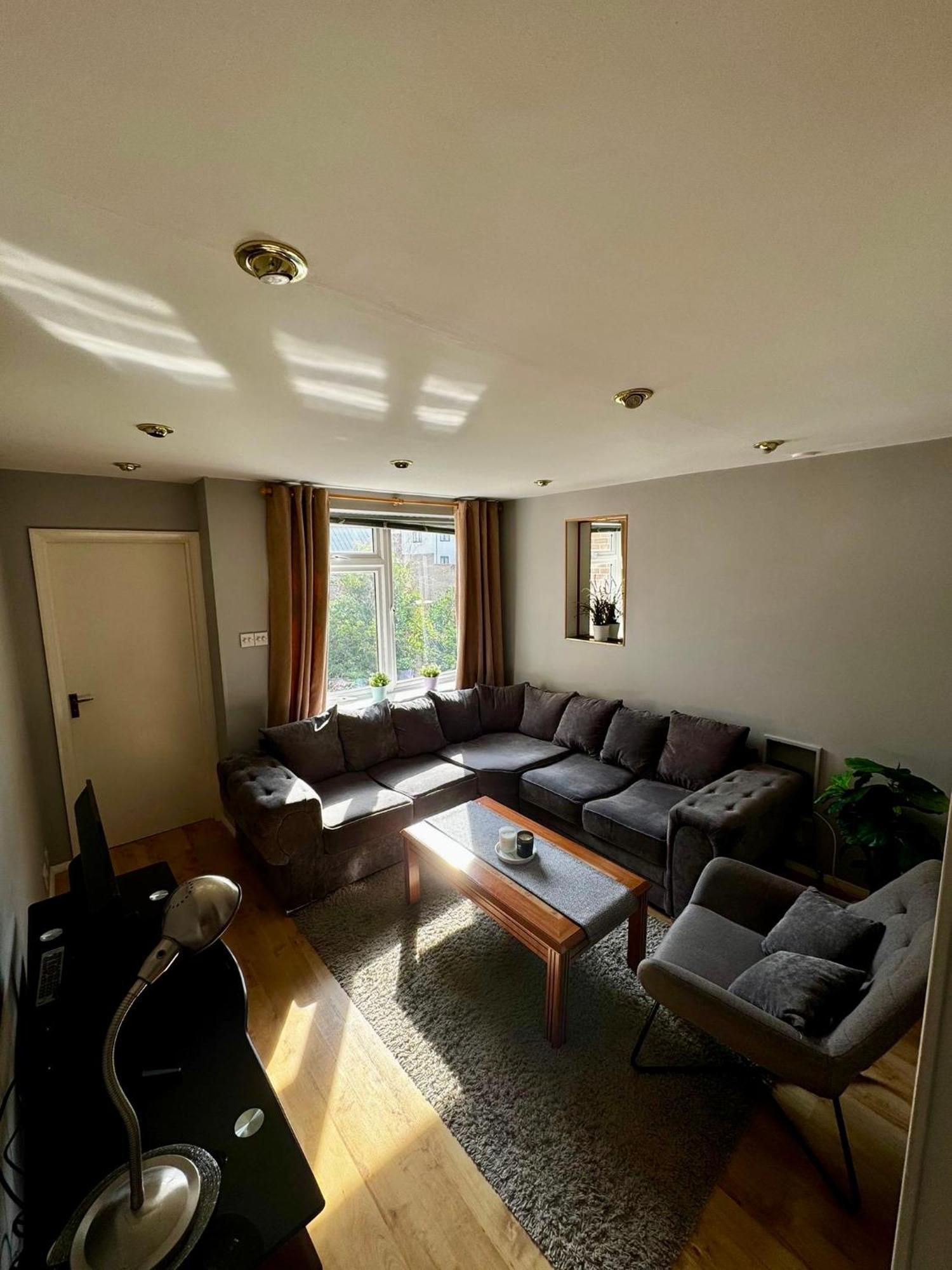 Amazing En-Suite Apartment In Finchley Central لندن المظهر الخارجي الصورة
